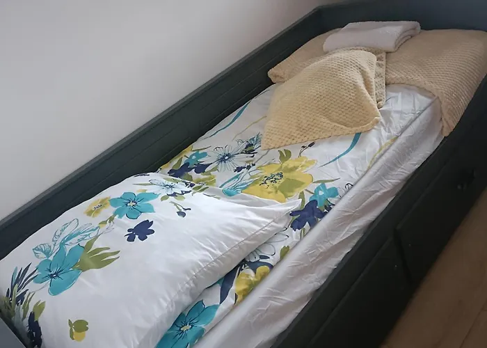 Nowoczesne Mieszkanie Z Odleglym Widokiem Na Morze דירה